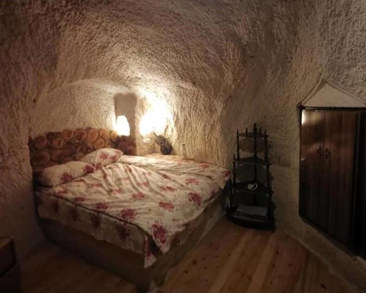 Mountain Cave Hotel