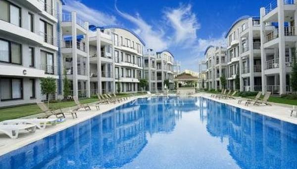 Side Garden Residence