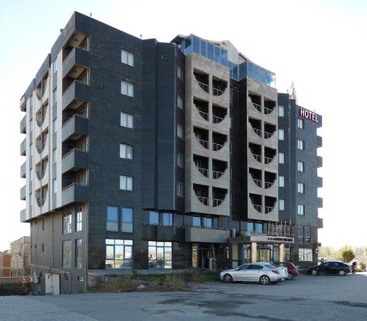 Golden Hill Hotel
