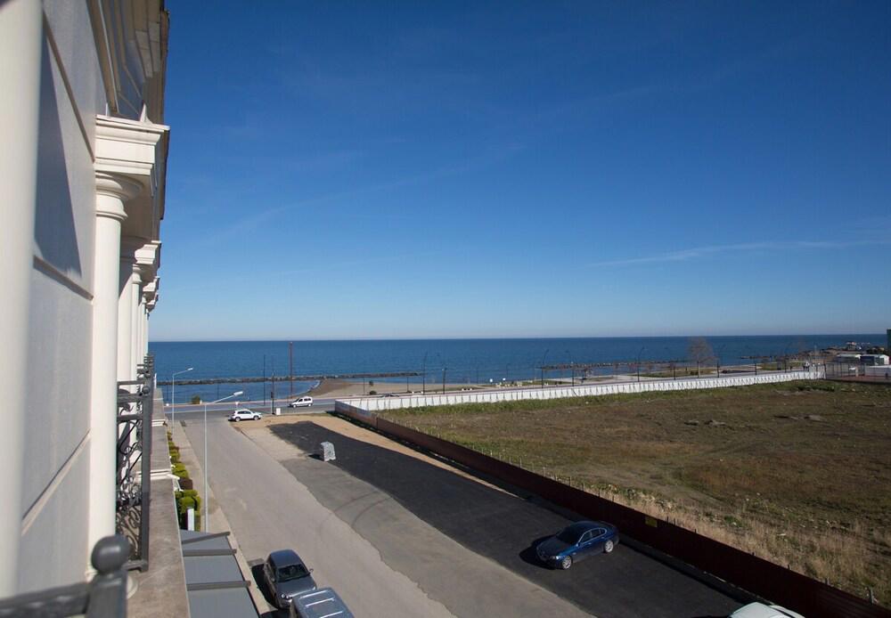 Aktuğ Hotel
