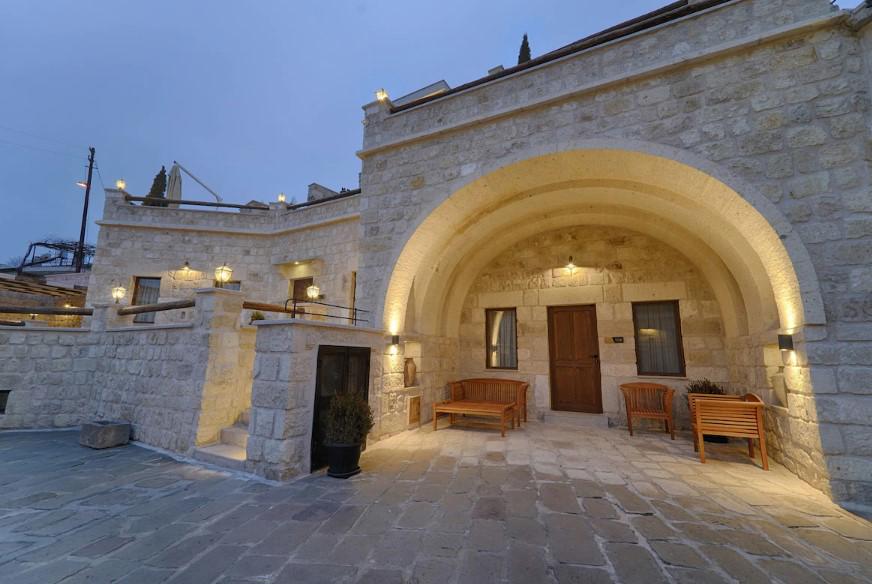 Solem Cave Suites
