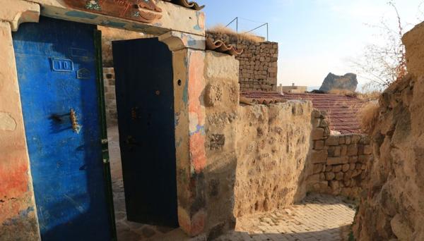 Anitya Cave House