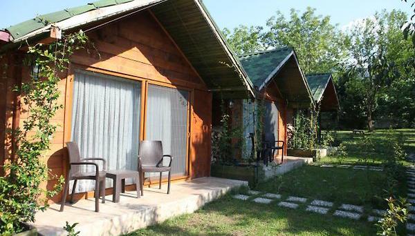 Adesa Boutique Bungalow Hotel