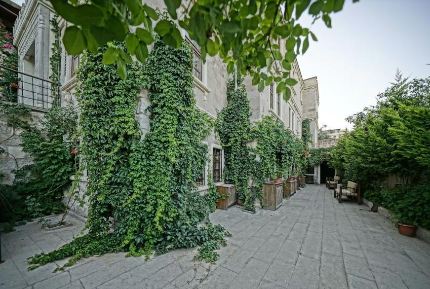 Alaturca House