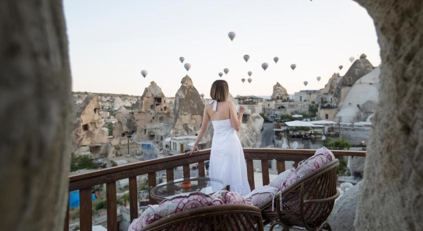 Cave Life Hotel