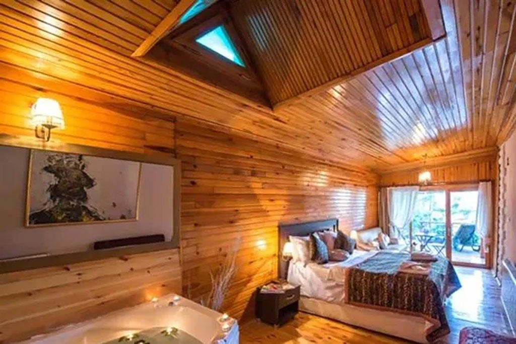 Tree Tops Park Hotel