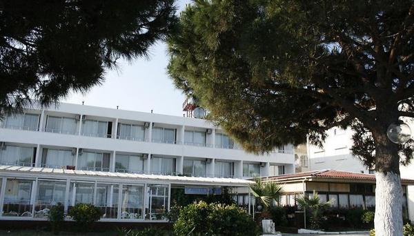 Yarar Hotel