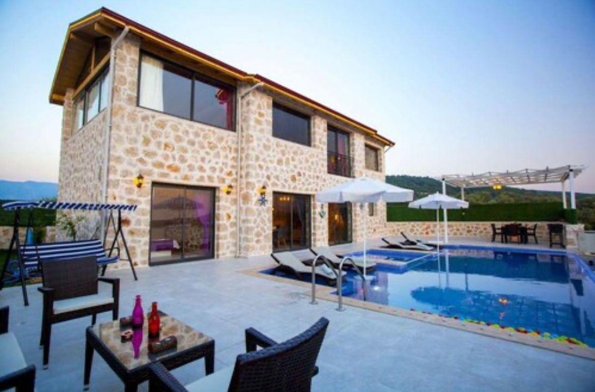 Villa Moon
