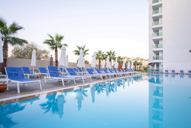 Lavia Hotel Lara