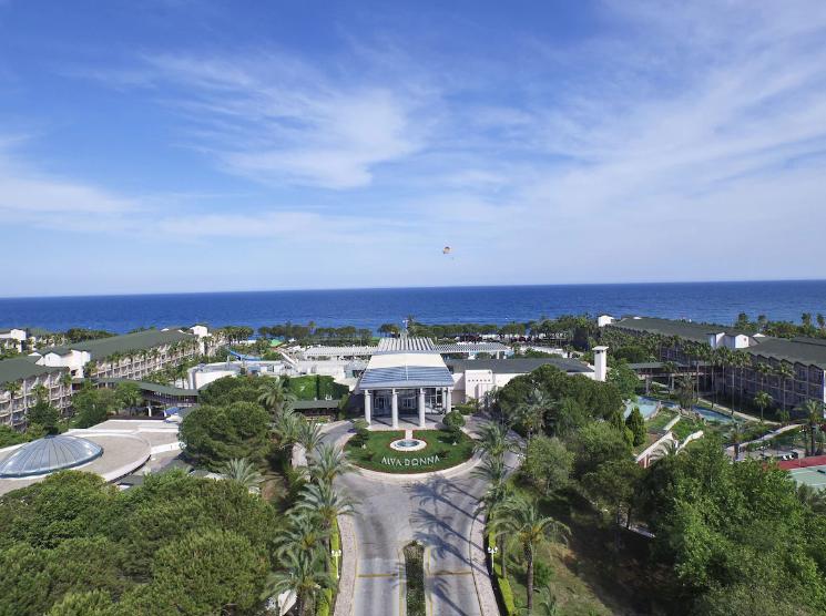 Dobedan World Palace Hotel