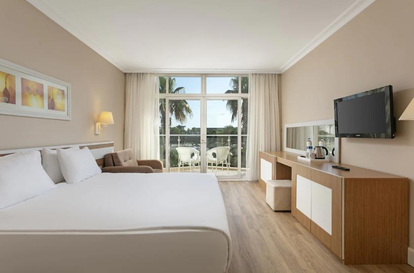 Dobedan World Palace Hotel