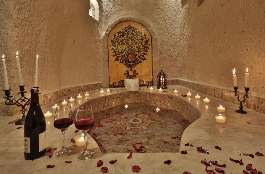 Romance Cave Suites