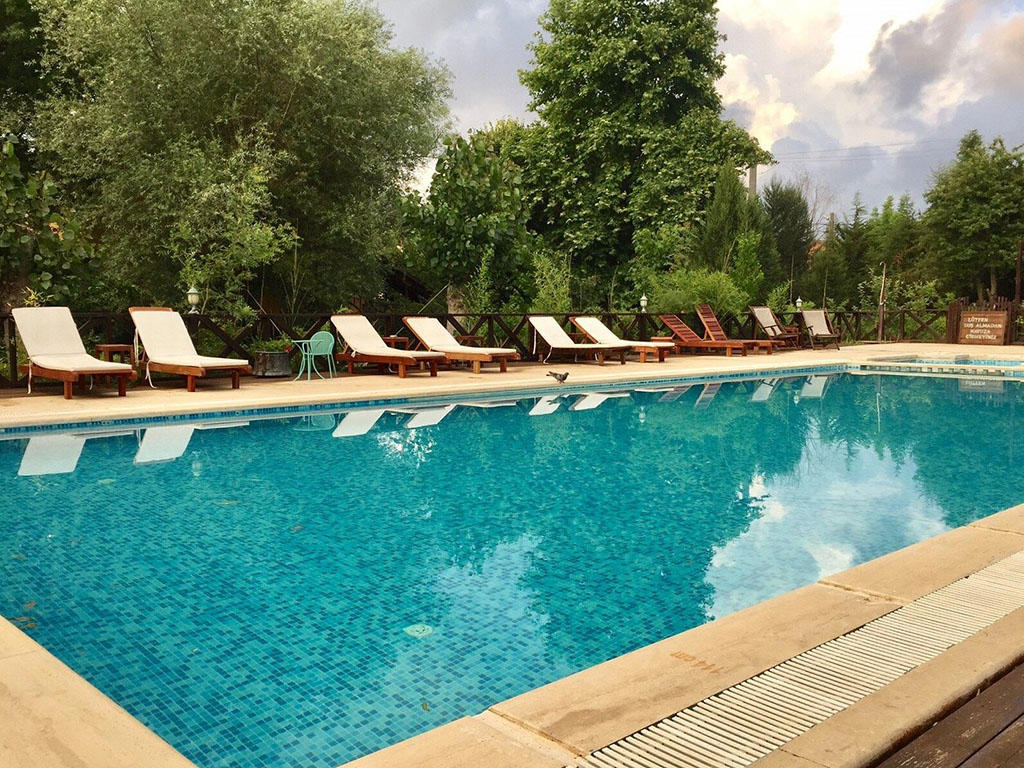 Robin's Nest Eco Resort