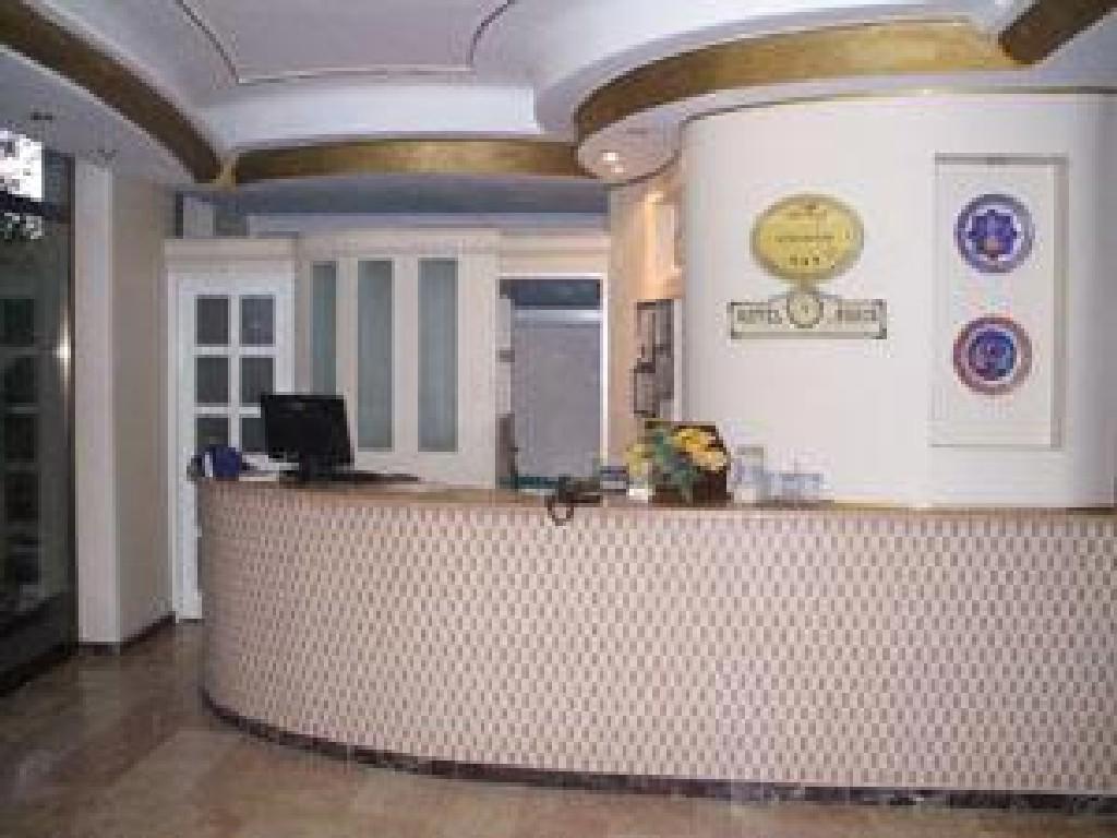 Paris Hotel