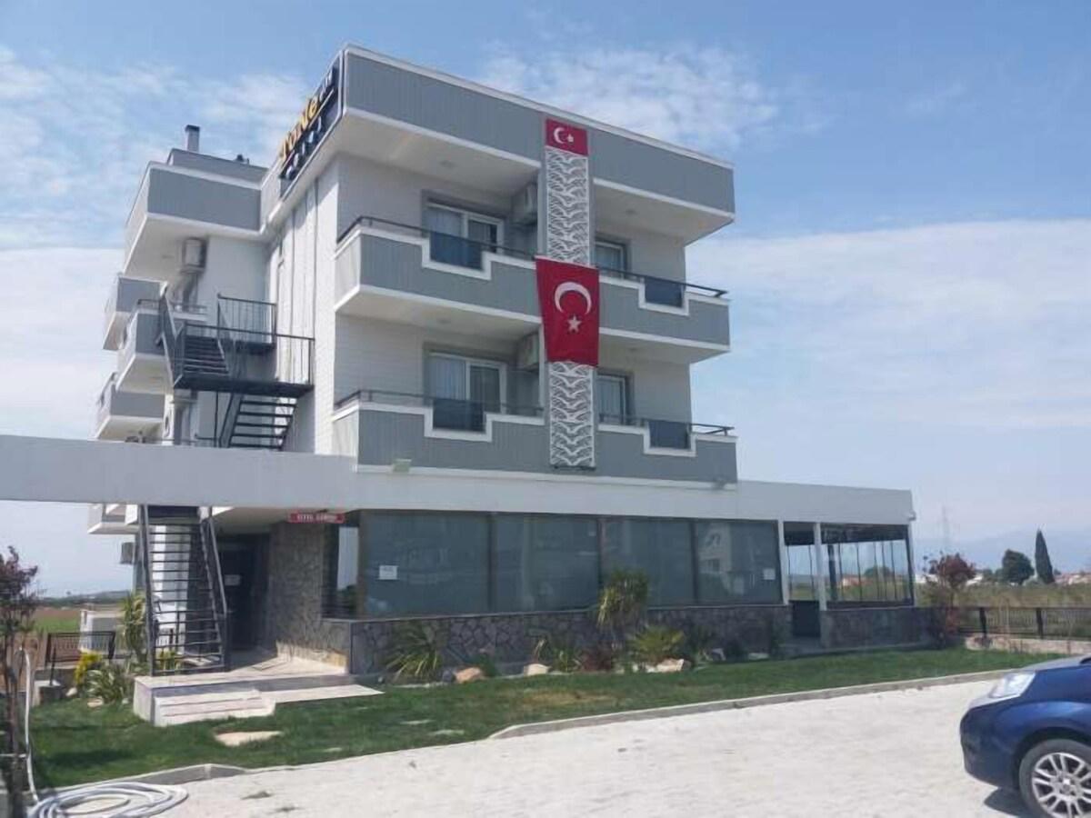Tone Otel