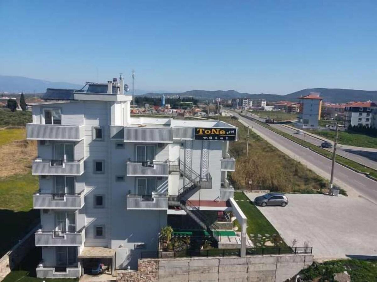 Tone Otel