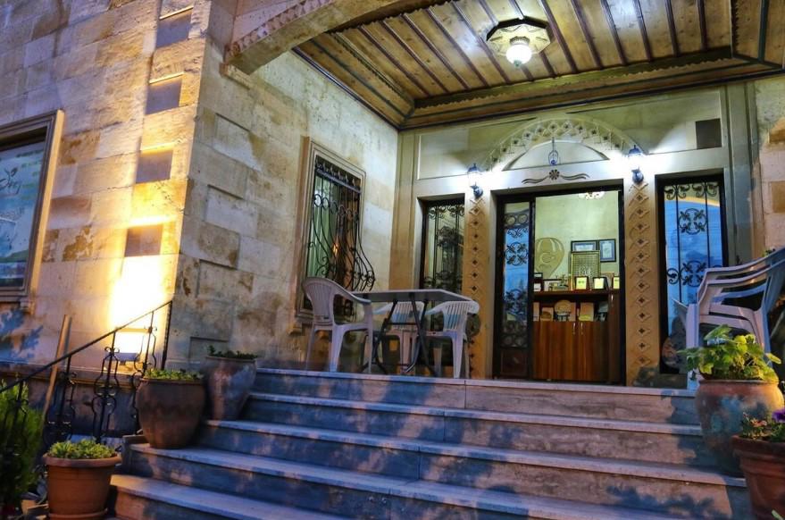 Uçhisar Stone House