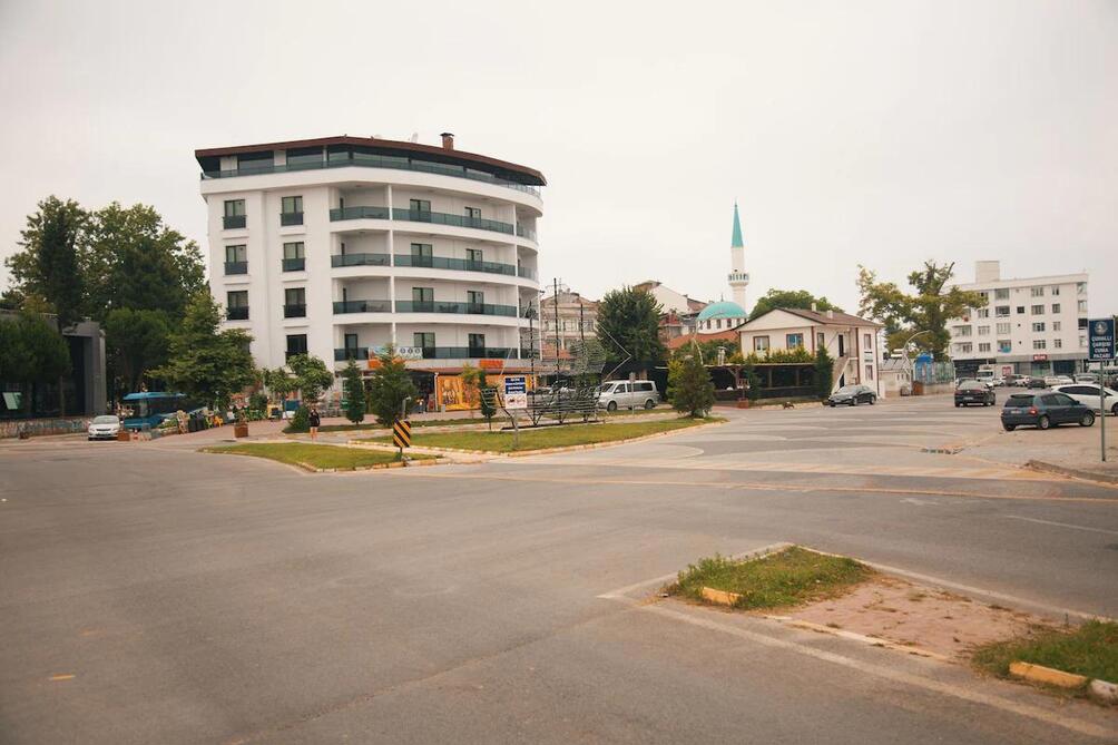 Ceneviz Suit Otel