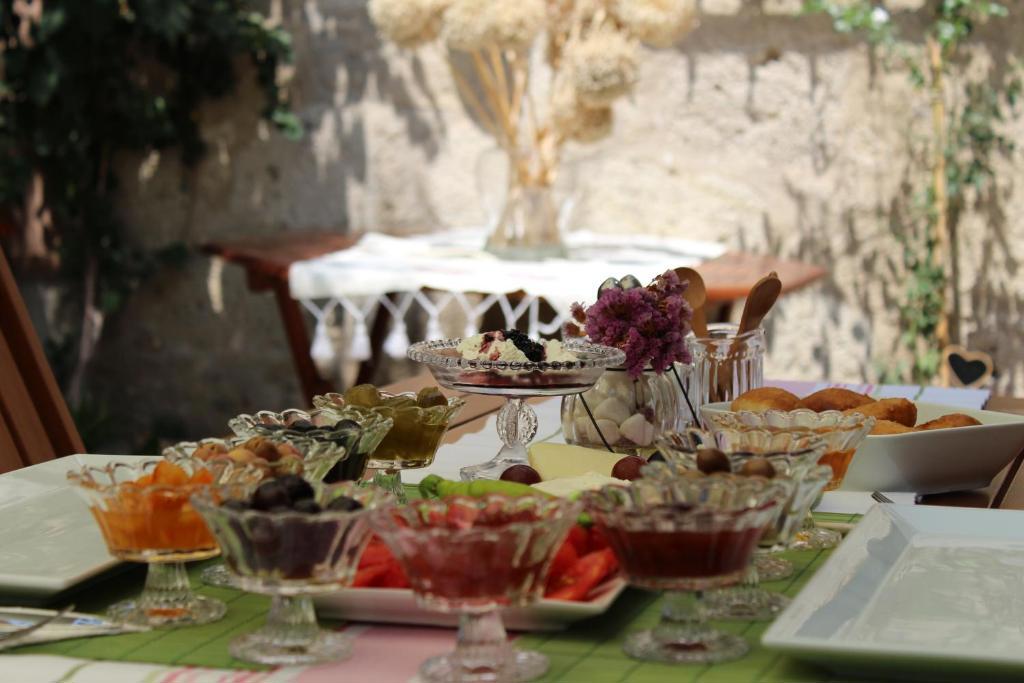 Lilyum Alaçatı-Tas Ev
