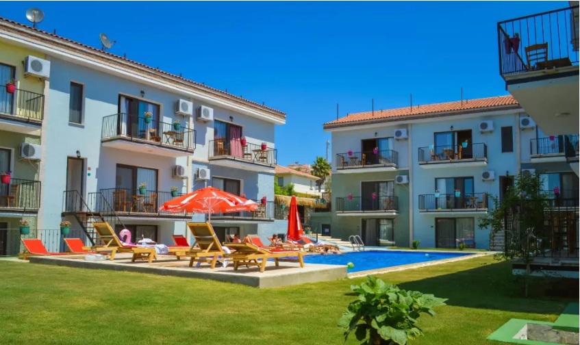Karyada Hotel