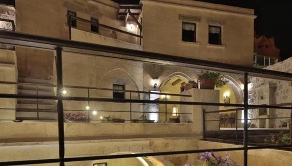 Aurora Cave Hotel