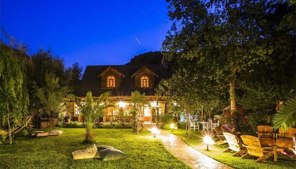 Tranquilla River Lodge- Adults Only