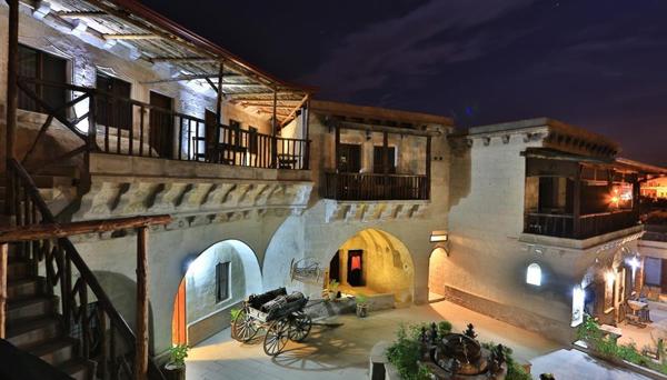 Holiday Cave Hotel