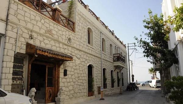 Golden Stone Hotel