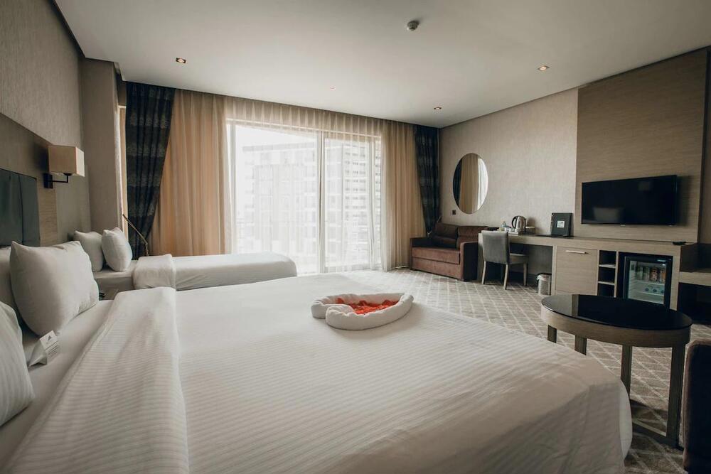 Hilly Hotel