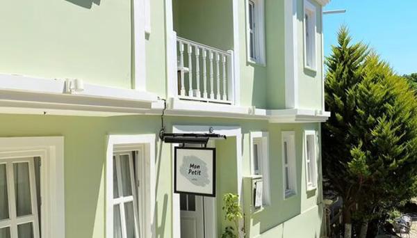 Mon Petit Hotel