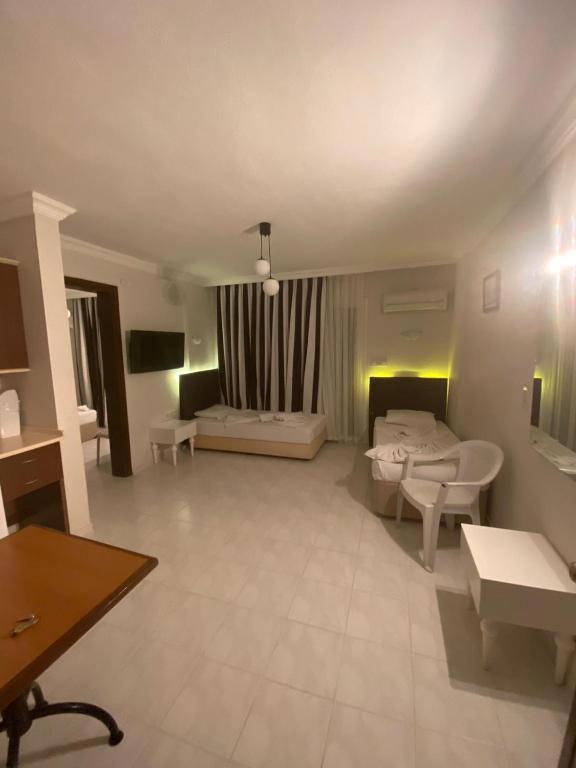 Karadede Hotel
