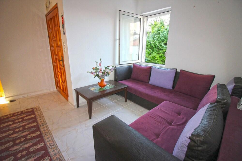 Bozcaada Akdeniz Pansiyon