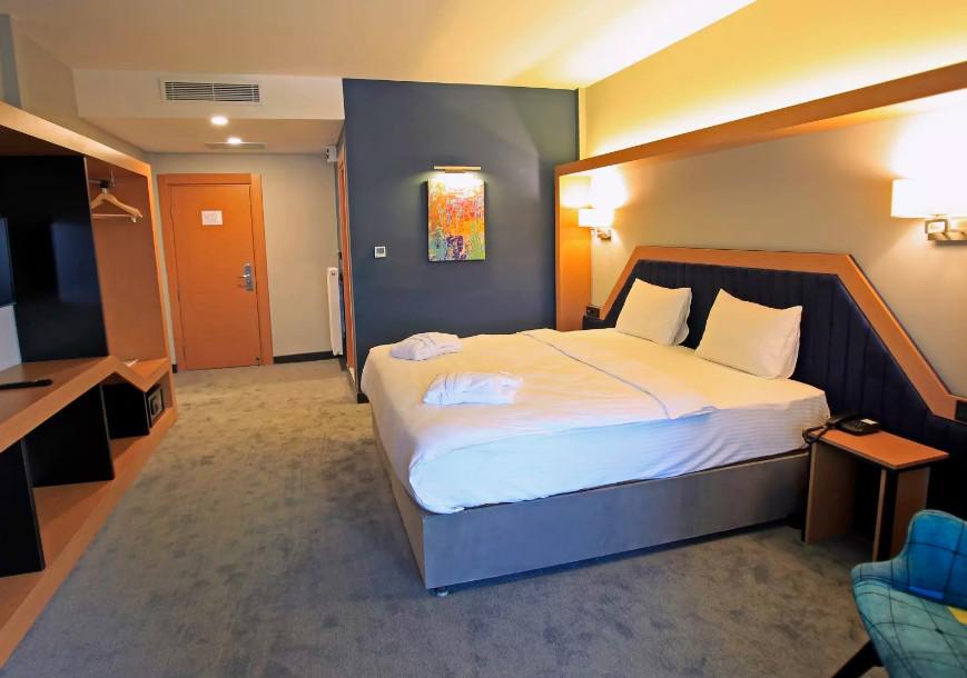 Roof 264 Hotel And Suites
