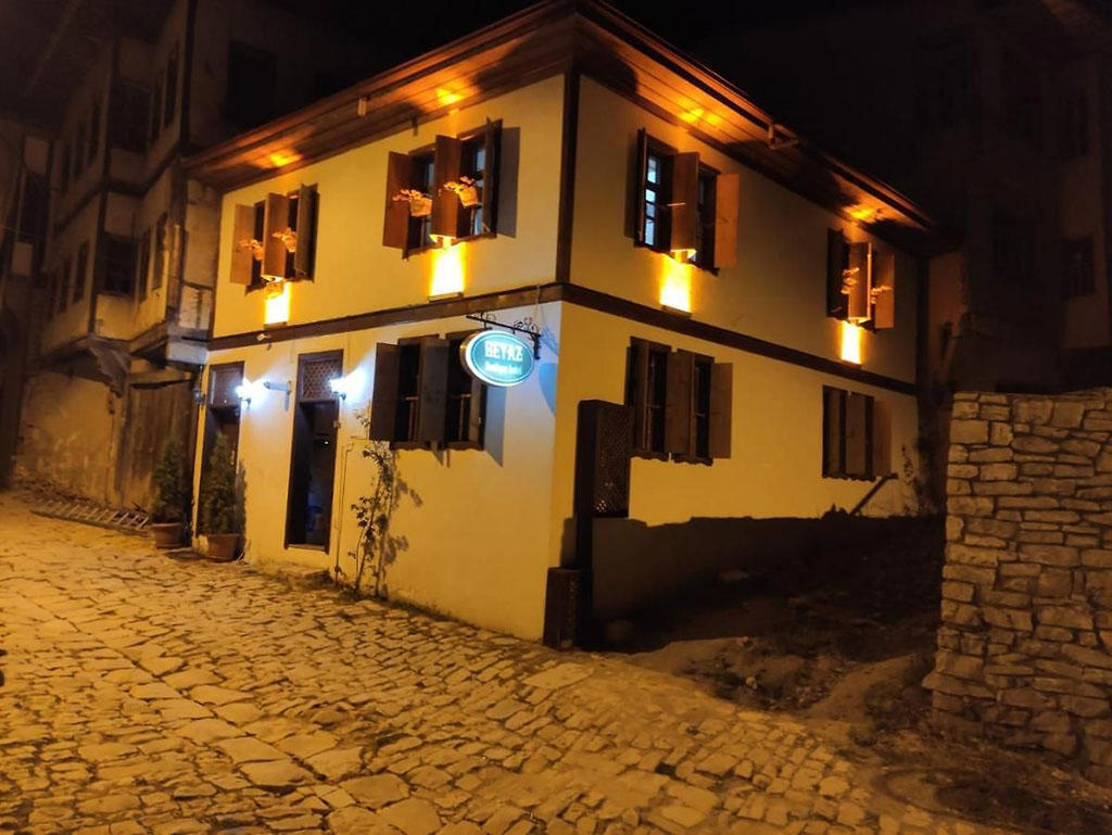 White House Beyaz Konak