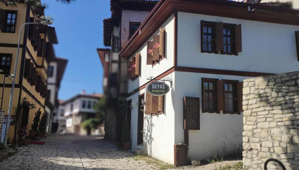White House Beyaz Konak