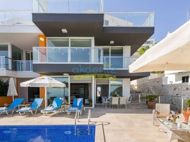 Villa Hecky by Akdenizvillam
