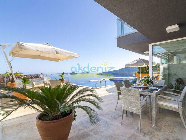 Villa Hecky by Akdenizvillam