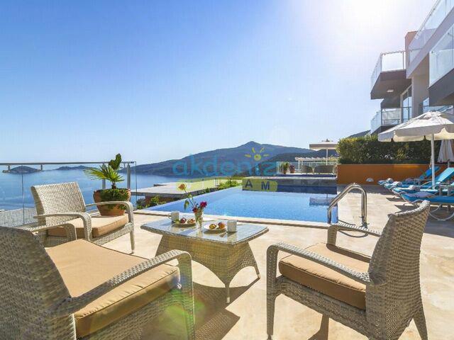 Villa Hecky by Akdenizvillam