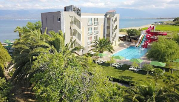 Aqua Nina Hotel