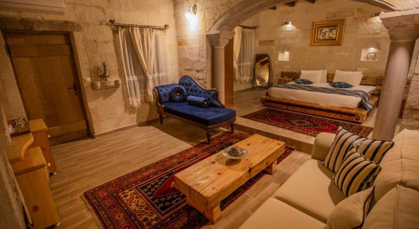 Divan Cave House