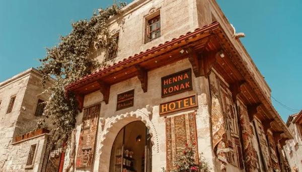 Henna Hotel