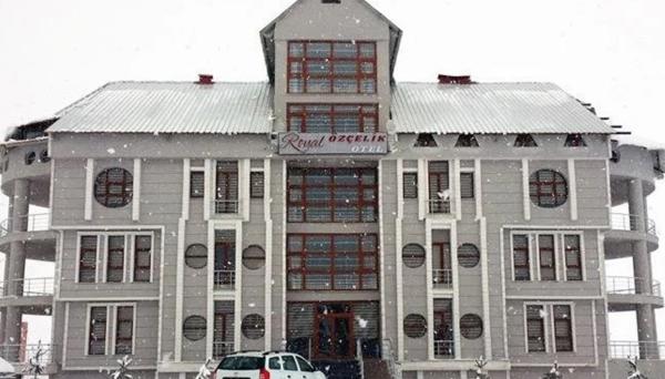 Royal Özçelik