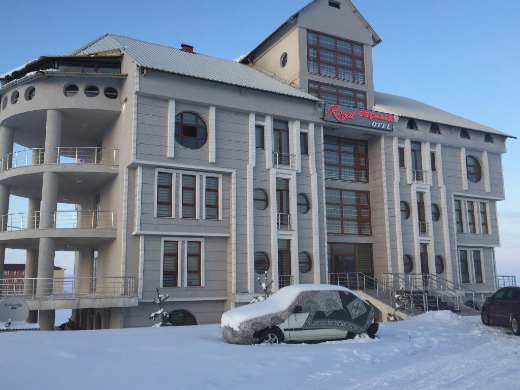 Royal Özçelik