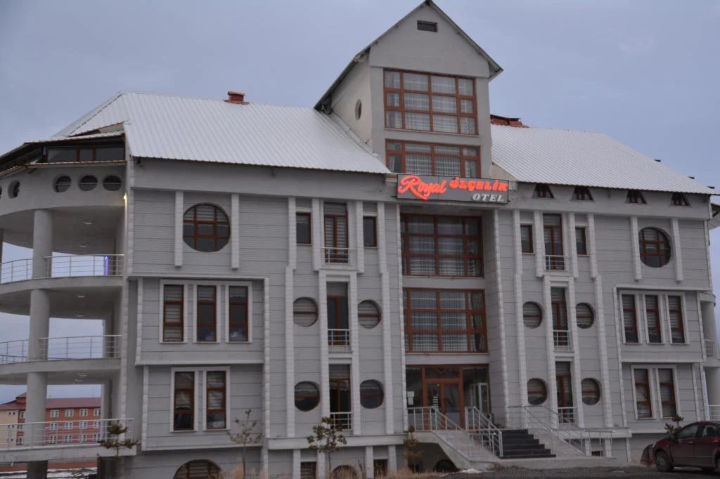 Royal Özçelik