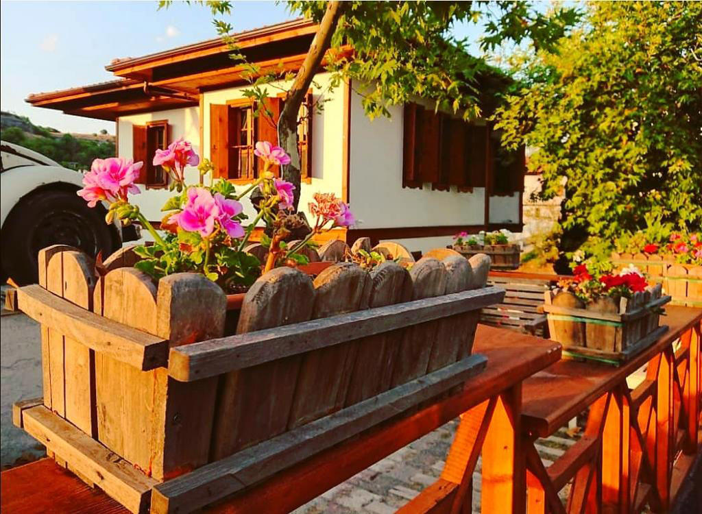 Çeşmeli Konak Garden