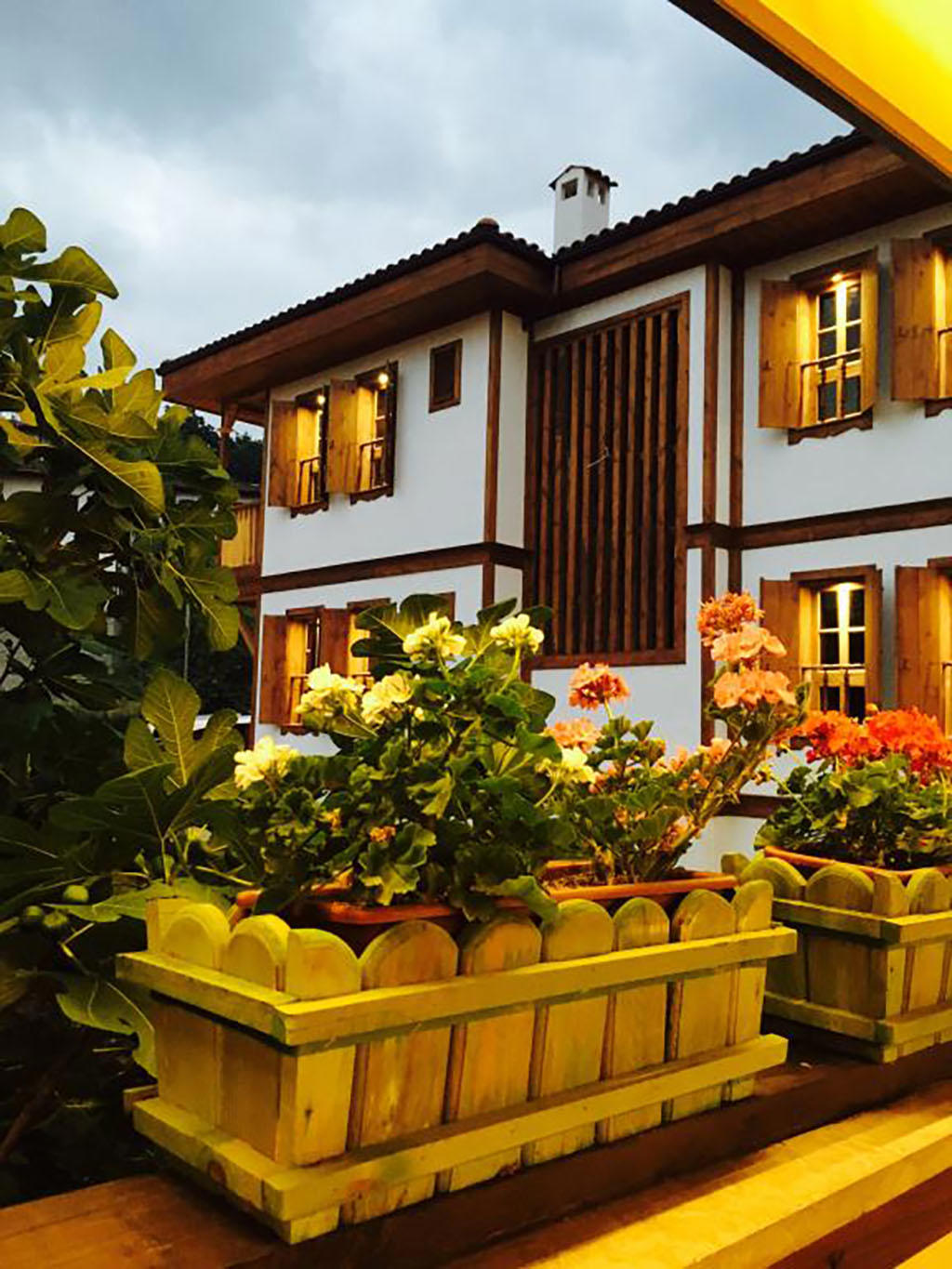 Çeşmeli Konak Garden