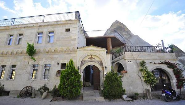 Kismet Cave House