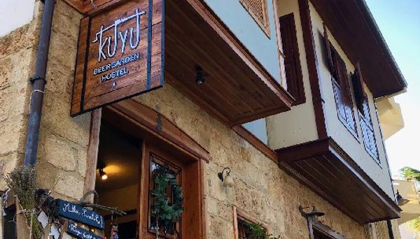 Kuyu Beergarden Hostel