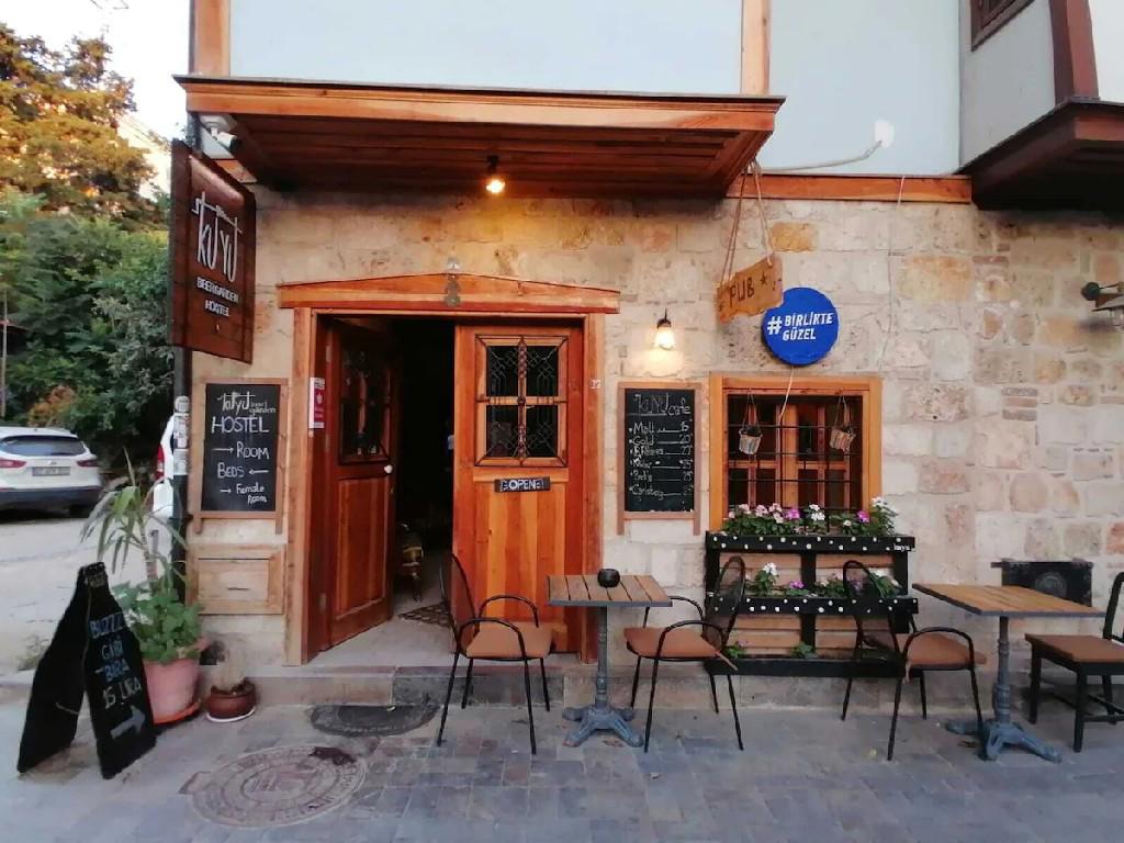 Kuyu Beergarden Hostel