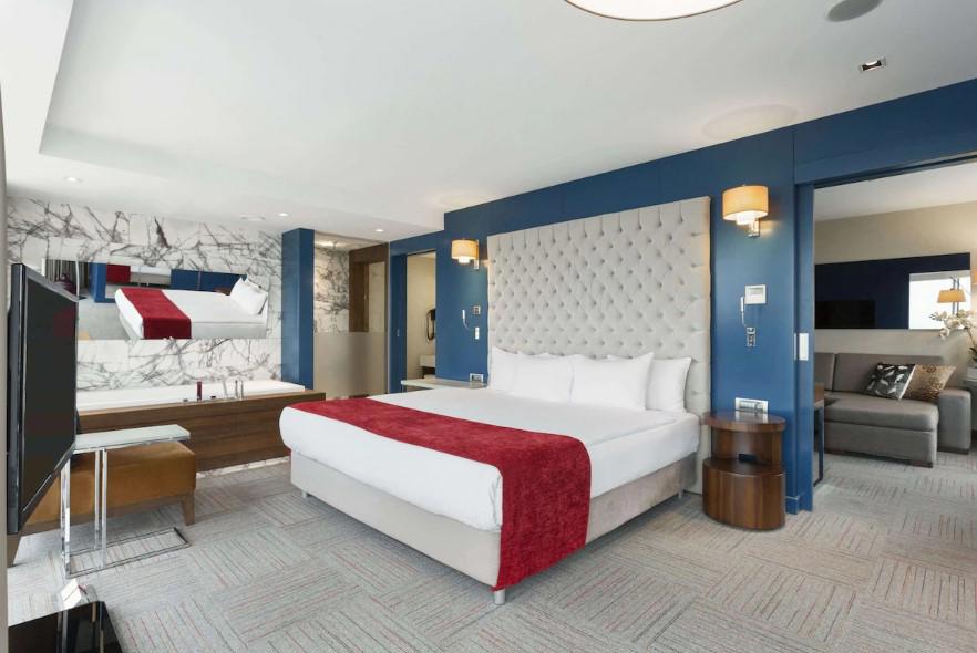 Ramada Encore By Wyndham Izmir